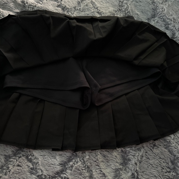 Frankie’s bikinis windy tennis skirt (Black) - Picture 4 of 5